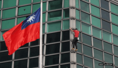 Climber scales Taipei 101 skyscraper without ropes live on Netflix