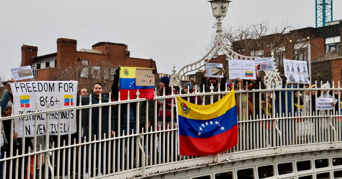 Venezuelans protest in Dublin – The Irish Times