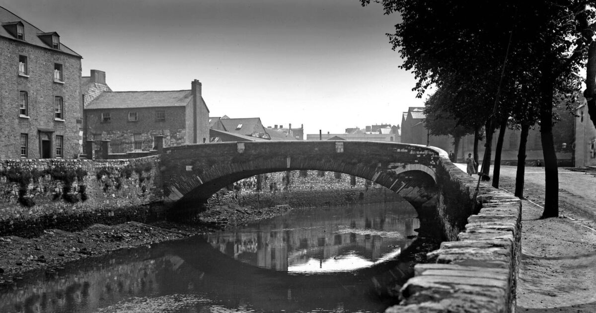 Life at Cork’s now obsolete Queen’s Place