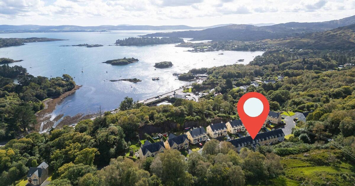 Affordable €260,000 bolthole with snug sunroom in glorious Glengarriff  