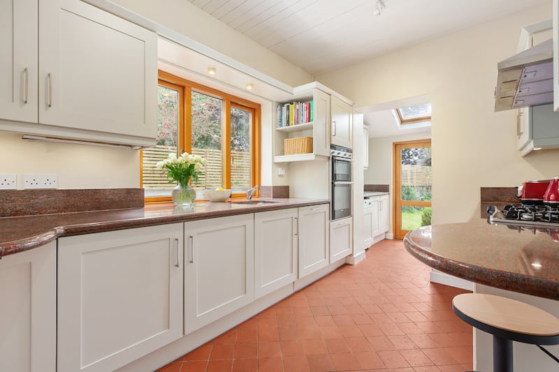 Fully fitted kitchen