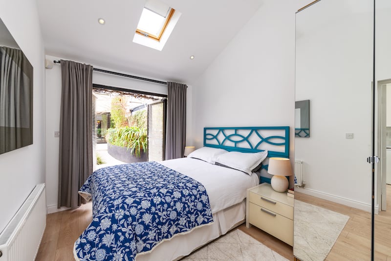 En suite studio bedroom