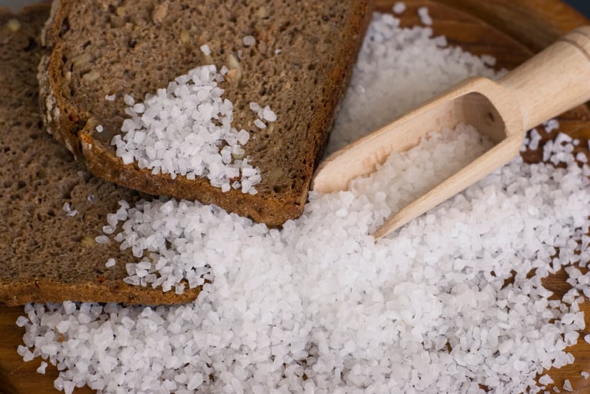 bread_and_salt_sodium_reduction_iStock.jpg