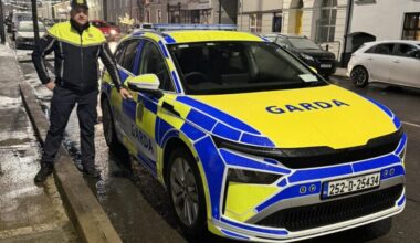 Arrival of first new Garda car in a decade in Glenties welcomed