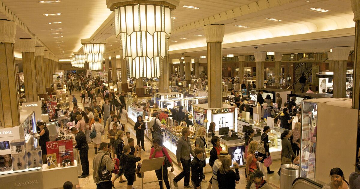 High street fashion giant with more than 400 stores to close 14 shops | World | News