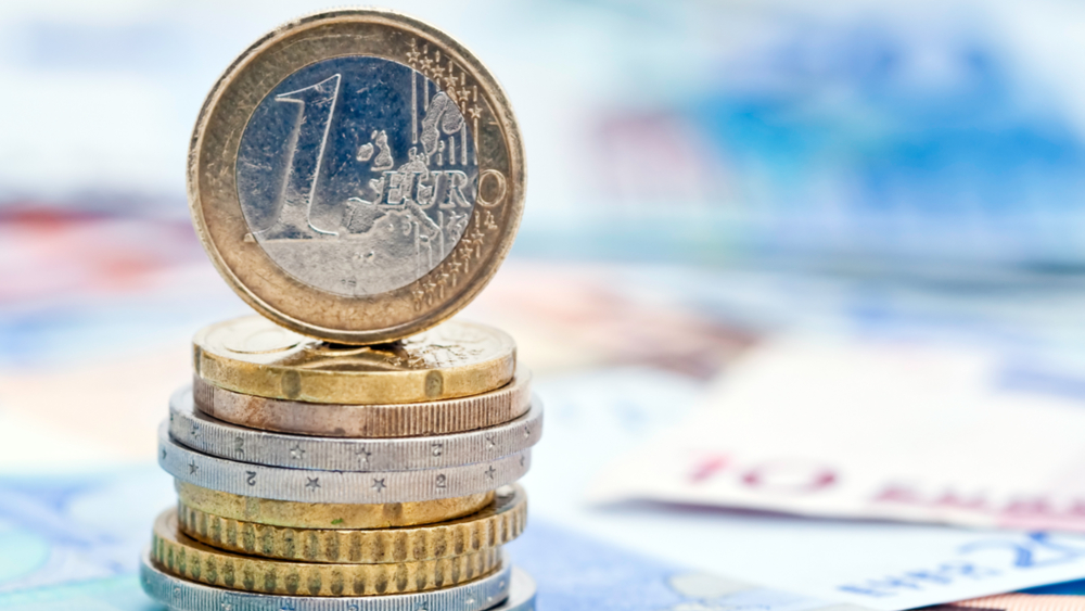 Seasonally adjusted government deficit at 3.2% of GDP in the euro area and EU - Euro indicators