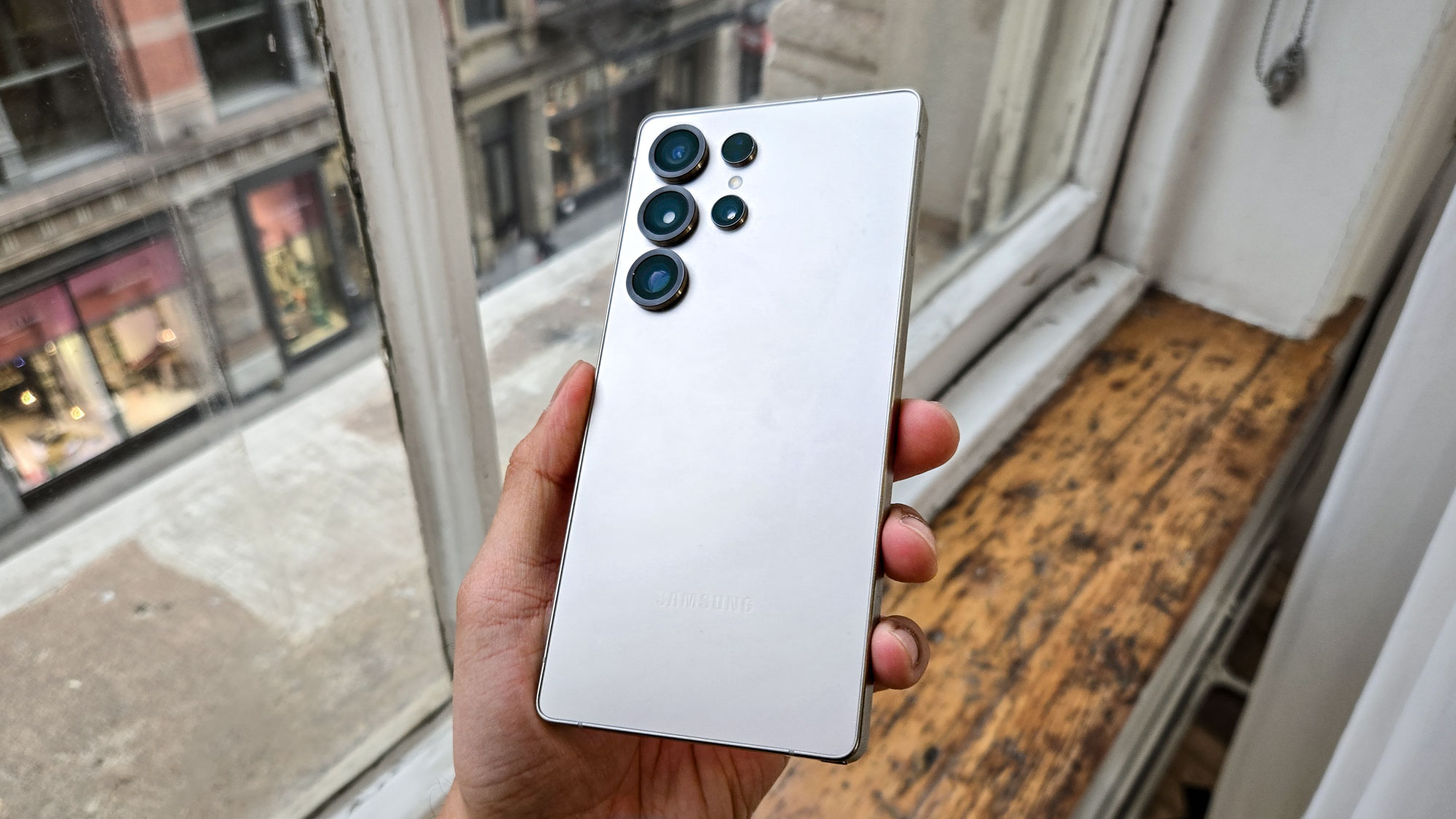 Samsung Galaxy S25 Ultra held in the hand.