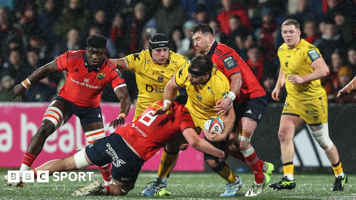 Brian Gleeson makes a tackle