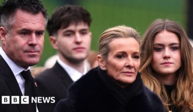 Footballer Terry Yorath remembered as 'funny, kind man' at funeral