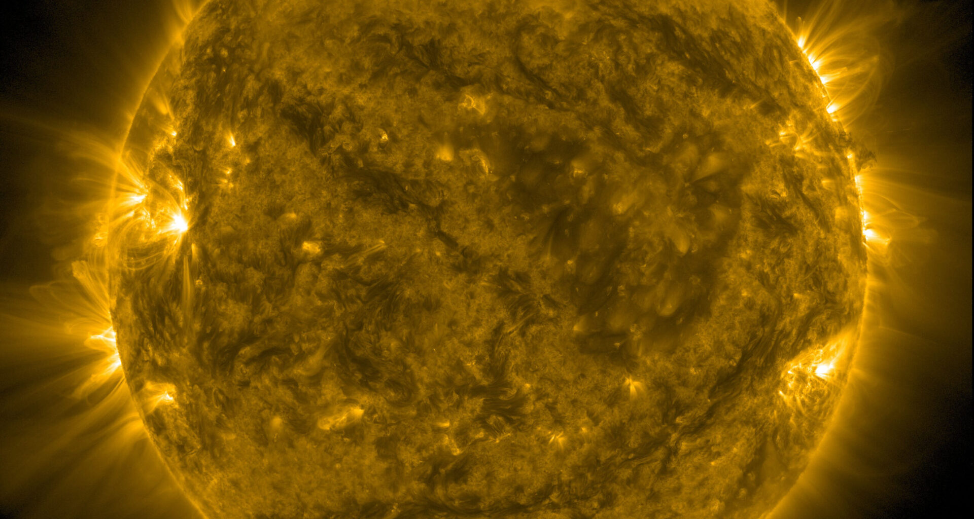 How can the Sun contain so many elements without its heat destroying them?