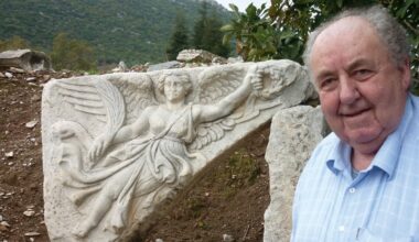 John Quinn, author and broadcaster, dies aged 84 – The Irish Times