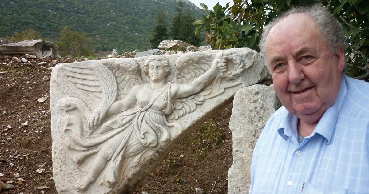 John Quinn, author and broadcaster, dies aged 84 – The Irish Times