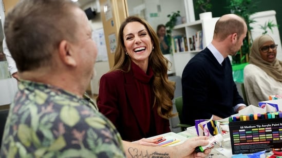 Britain's Catherine, Princess of Wales reacts as she speaks to a patient next to Prince William, Prince of Wales, during an arts workshop at Charing Cross Hospital, in London, Britain, January 8, 2026. REUTERS/Isabel Infantes/Pool TPX IMAGES OF THE DAY(REUTERS)