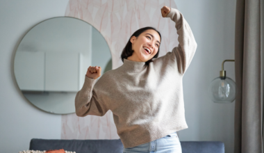 8 daily habits of people who stay incredibly fit without ever stepping foot in a gym