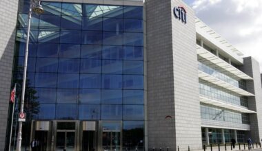 Johnny Ronan firm offers to cut height of planned docklands office block – The Irish Times