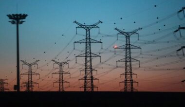 China issues guidance to boost grid investment, absorb more new energy power