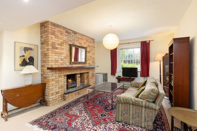 The livingroom in garden-level apartment