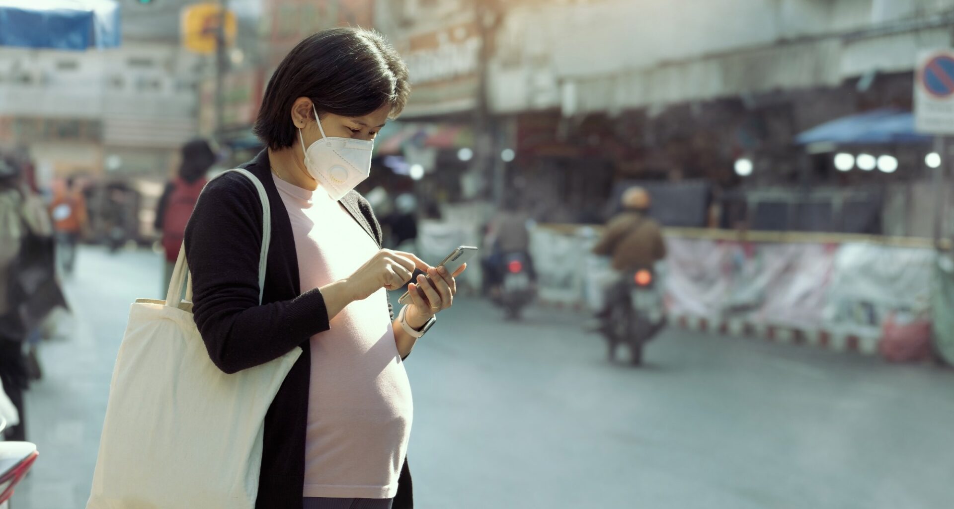 Study: Maternal exposure to ambient air pollution and risk of congenital limb defects in offspring. Image Credit chayanuphol / Shutterstock