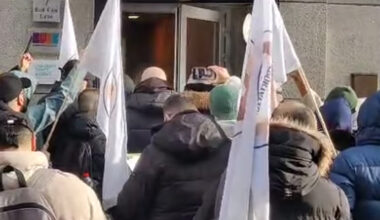 "Shame on you": Migrants protest refugee NGOs