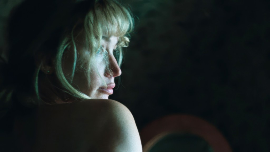 Jennifer Lawrence Says Sex Scenes With A "Stranger Is Preferable"