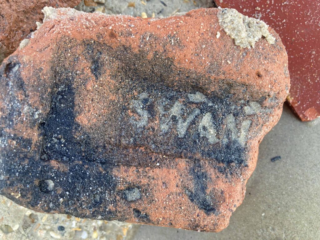 Middle Beach rubbish and history finds Dec 2025