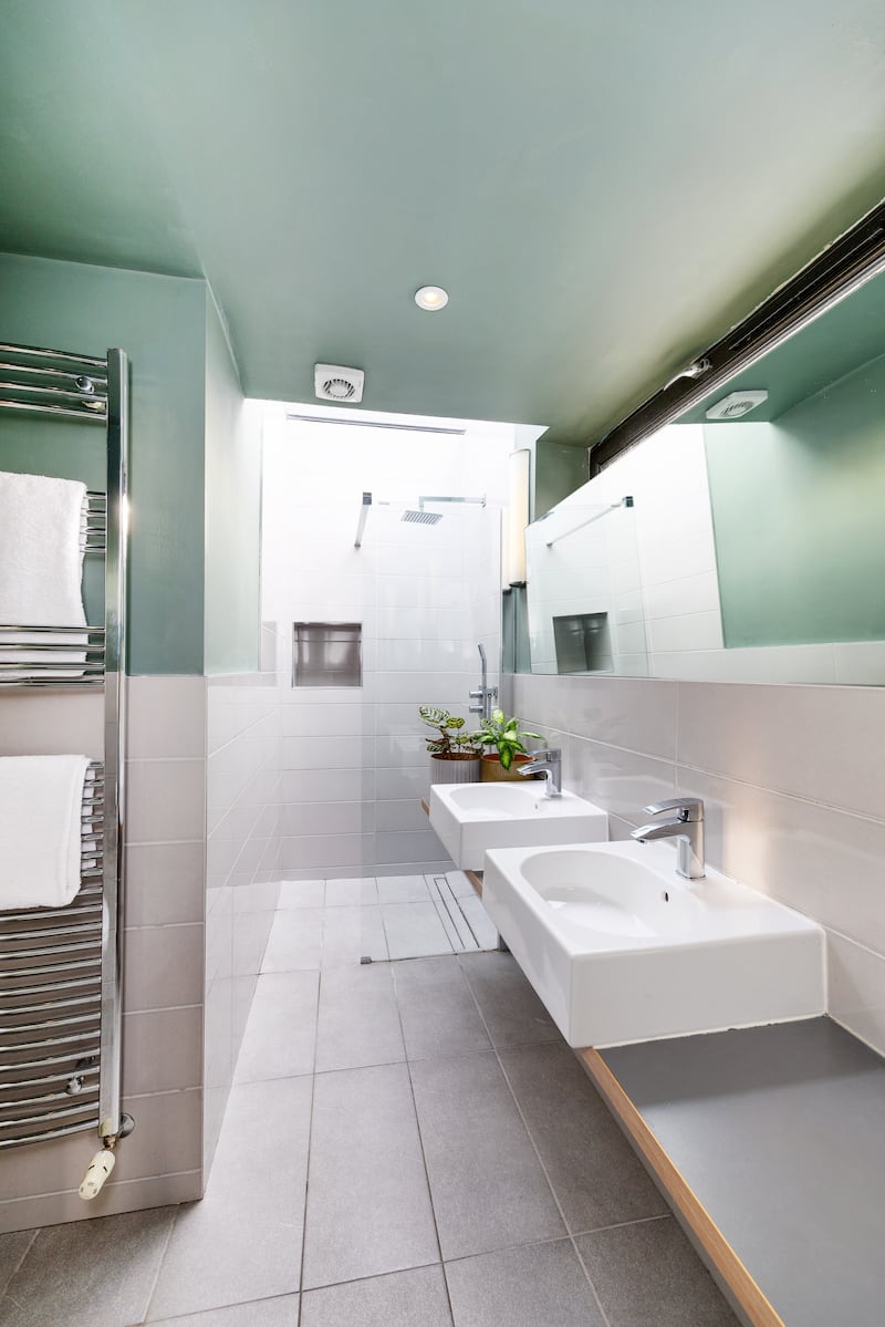 En suite shower room