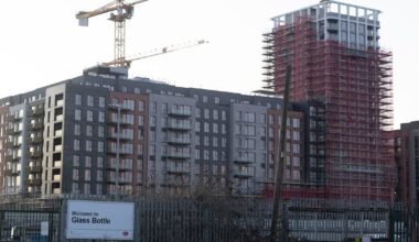 Oaktree and Johnny Ronan strike €415m Glass Bottle site refinancing with Deutsche Bank – The Irish Times