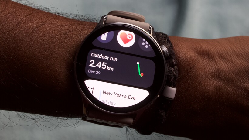 smartwatch user interface widgets