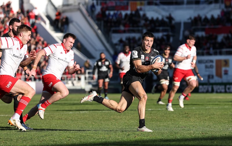 RC Toulon's Gaël Dréan makes a break to score a try against Leinster, Investec Champions Cup Round 3, Toulon, France. Photograph: Inpho/Dan Sheridan