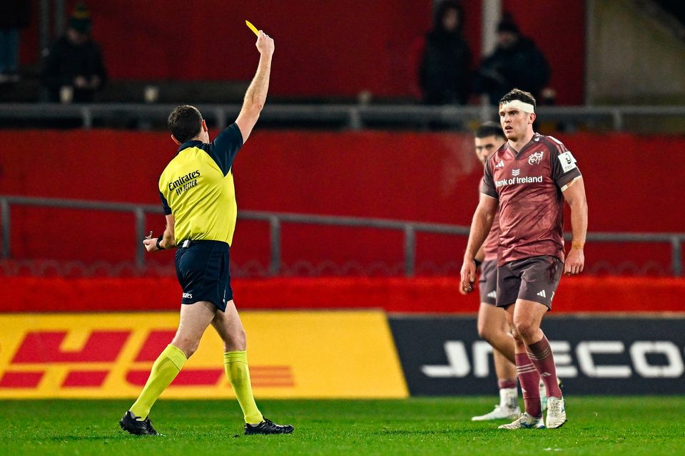 Tom Farrell of Munster is shown a yellow card by referee Matthew Carley during the Investec Champions Cup defeat to Castres Olympique at Thomond Park in Limerick. Photo by Seb Daly/Sportsfile