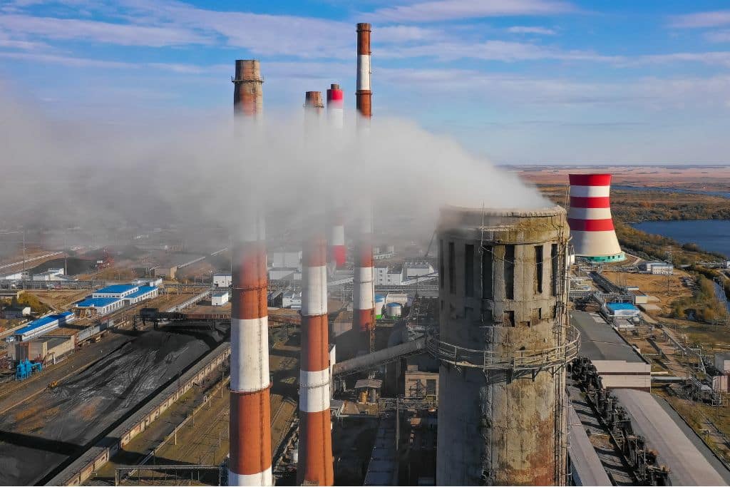 32 Fossil Fuel Companies Responsible for Half of Global CO2 Emissions in 2024: Report