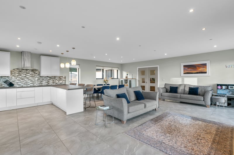 Open plan kitchen/dining/living space