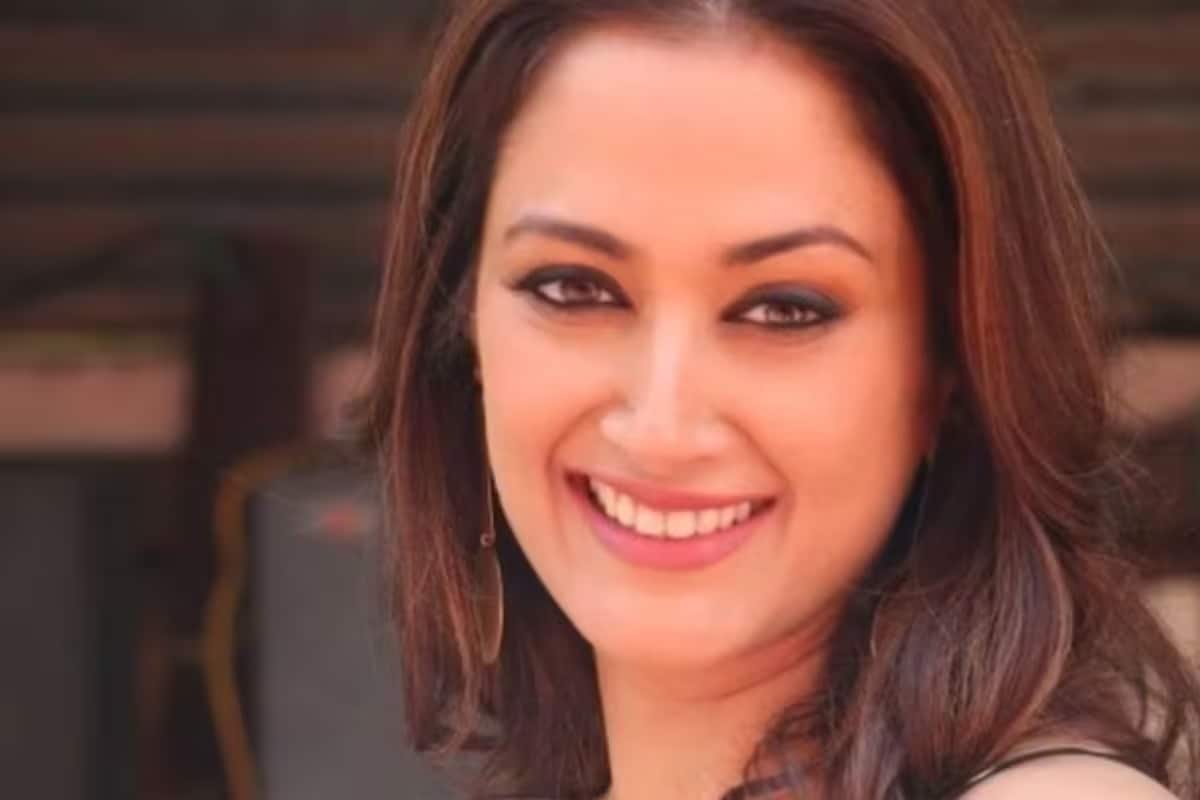 One Film That Changed Everything

The actress in question is Gayatri Joshi. She made her Bollywood debut in 2004 with Swades. Directed by Ashutosh Gowariker, the film earned critical acclaim. It was even selected as India’s official Oscar entry. Gayatri’s natural screen presence stood out immediately.