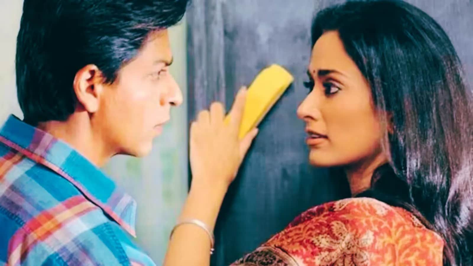 Sharing The Screen With Shah Rukh Khan

In Swades, Gayatri starred opposite Shah Rukh Khan. Their on-screen chemistry was widely appreciated. Audiences praised her simplicity and understated performance. Many believed she was destined for a long Bollywood career. Industry insiders expected her to sign multiple projects soon after.
