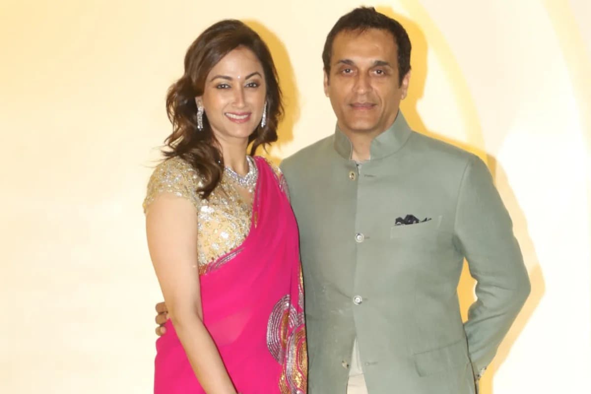 A Powerful Business Family

Vikas Oberoi is the chairman of Oberoi Construction, one of India’s leading real estate firms. The company has developed several premium residential and commercial projects. According to Forbes, his wealth runs into tens of thousands of crores. Reports estimate the family’s net worth at around Rs 50,000 crore. This places Gayatri among India’s wealthiest celebrity spouses.