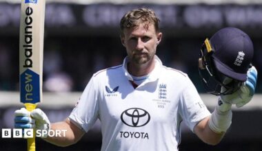 Manchester United head coach Ruben Amorim in a dark winter coat on the touchline before the 1-1 draw with Leeds