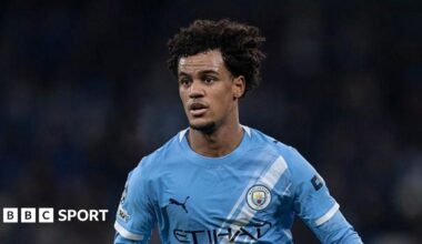 Oscar Bobb in action for Manchester City