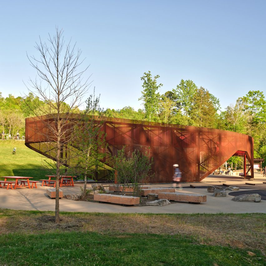 Steel cantilvered pavilion in Tennessee park