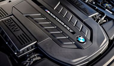 BMW Plans to Keep Building Cars With V-12 Engines
