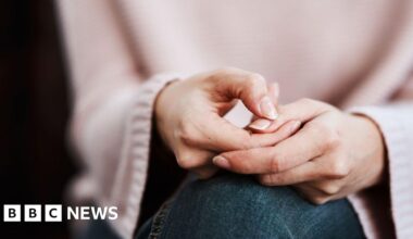 French 'hypnotherapist' on trial for drugging and raping women