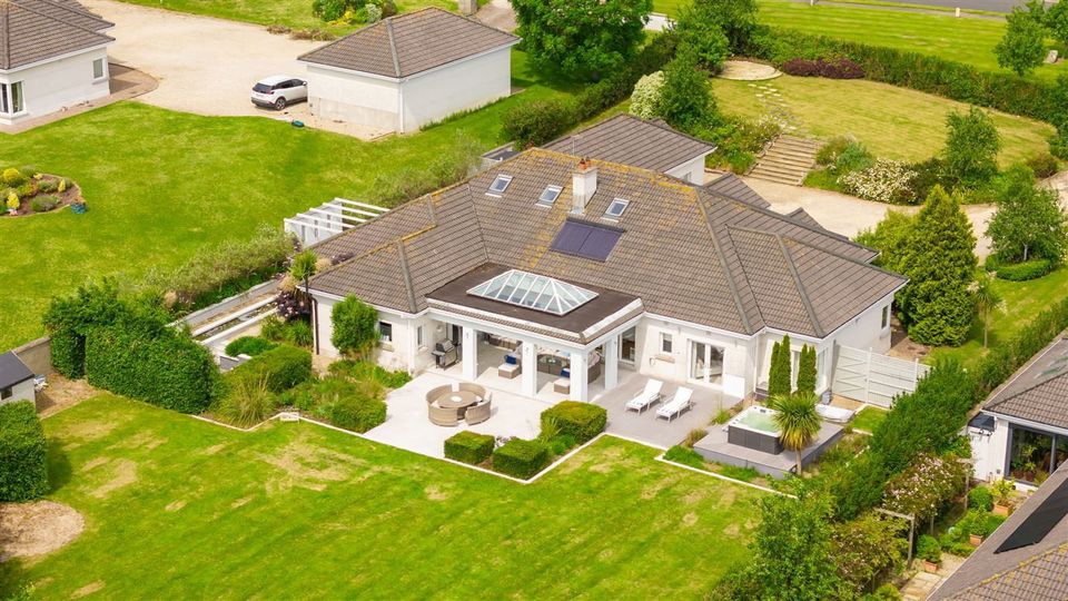 Foggy Hill, 3 North Shore, Greystones.