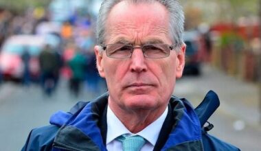 File claiming Gerry Kelly was key IRA figure in 1990s ‘removed from Dublin archives at request of Irish government’