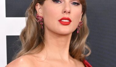 Taylor Swift Bakes Bread for Haim Sisters, Sombr