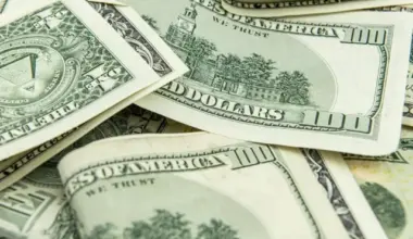 freelancers can earn even 100 00 dollars a month photo pixabay