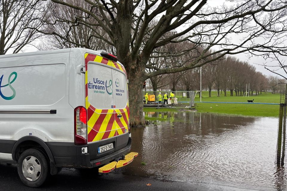 Uisce Éireann is continuing to carry out urgent repairs to a major burst on a large water main at Edge’s Corner, Fairview Park. Pic: Uisce Éireann