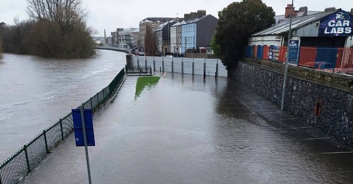 Flooding closes roads and disrupts travel across Tipperary, Wexford, and Kilkenny