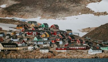 Greenland Ice Sheet Melting Linked to Airborne Mineral Dust