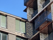 Daylight, telephoto cameras, 10x: Oppo Find X9 Pro - 234mm, f/2.1, ISO 64, 1/100s (4096x3072px) - Honor Magic8 Pro vs. Oppo Find X9 Pro vs. vivo X300 Pro