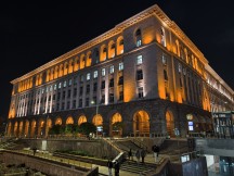 Low light, main cameras, 1x: vivo X300 Pro - 24mm, f/1.6, ISO 1042, 1/25s (4096x3072px) - Honor Magic8 Pro vs. Oppo Find X9 Pro vs. vivo X300 Pro