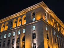 Low light, main cameras, 2x: vivo X300 Pro - 48mm, f/1.6, ISO 1410, 1/25s (4096x3072px) - Honor Magic8 Pro vs. Oppo Find X9 Pro vs. vivo X300 Pro